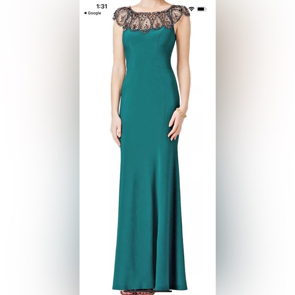 Xscape Embellished Cap Sleeve Emerald Green Formal Gown Size 8